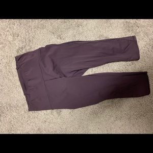 Lulu lemon cropped leggings.